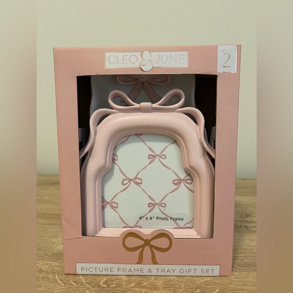 Pink bow picture frame set of 2